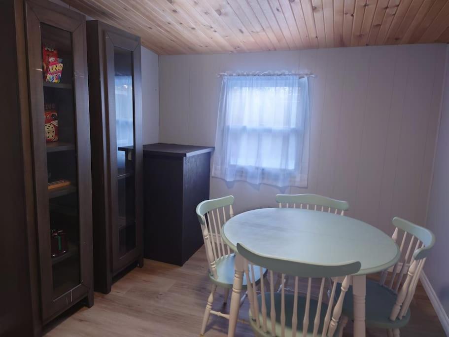 Villa Red Island Cozy Casa à Summerside Extérieur photo